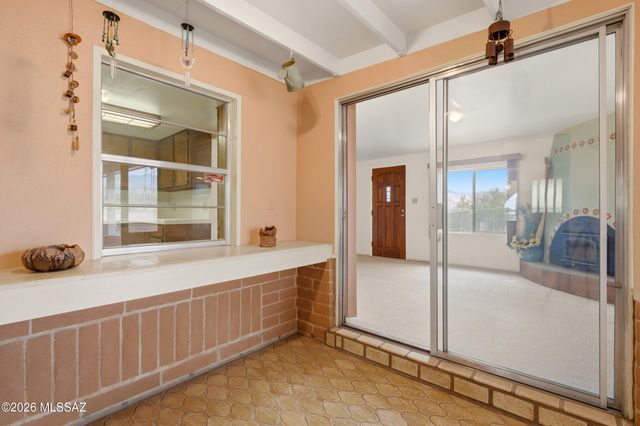 11155 E Saint James Road, Tucson, AZ 85748