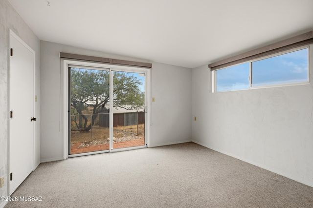 11155 E Saint James Road, Tucson, AZ 85748