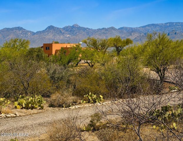 11155 E Saint James Road, Tucson, AZ 85748
