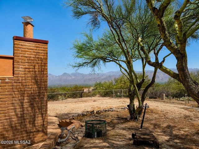 11155 E Saint James Road, Tucson, AZ 85748