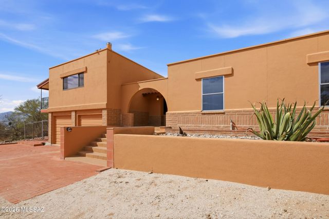 11155 E Saint James Road, Tucson, AZ 85748