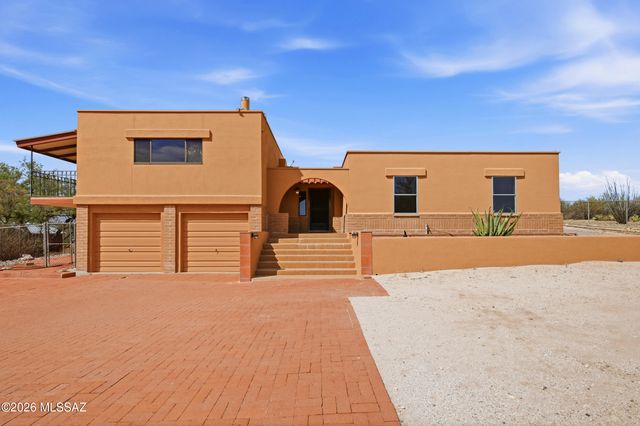 11155 E Saint James Road, Tucson, AZ 85748
