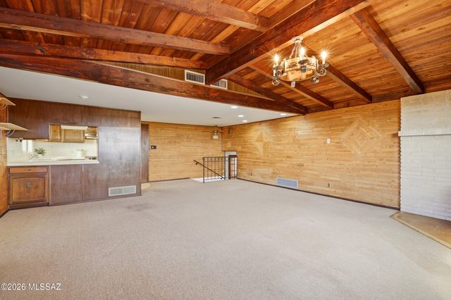 11155 E Saint James Road, Tucson, AZ 85748