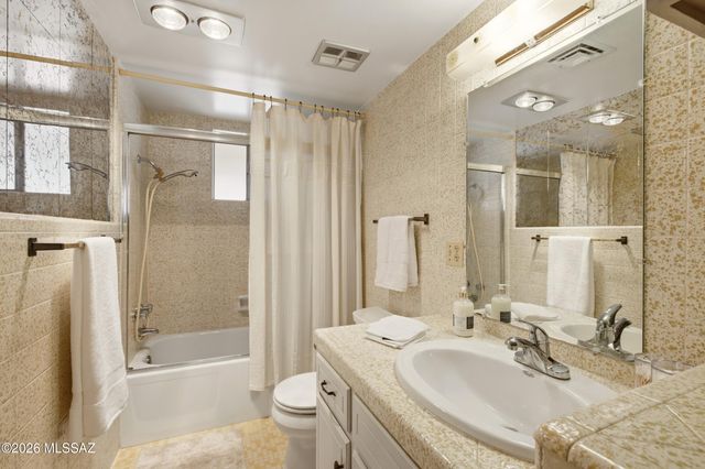 11155 E Saint James Road, Tucson, AZ 85748
