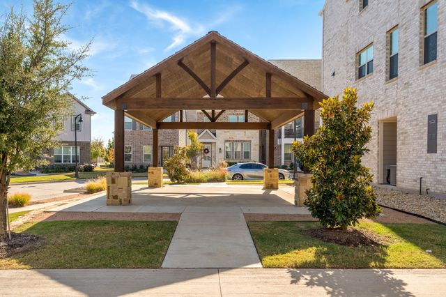 4325 Henderson Avenue, North Richland Hills, TX 76180