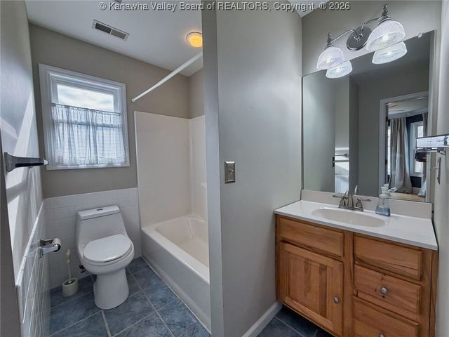 13 Cottonwood Drive, Elkview, WV 25071