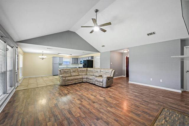5260 Cicero Dr, Darrow, LA 70725