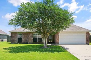 5260 Cicero Dr, Darrow, LA 70725