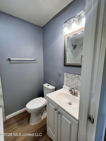 2405 Woolmarket Street, Gulfport, MS 39503