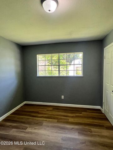 2405 Woolmarket Street, Gulfport, MS 39503