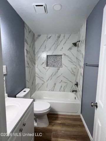 2405 Woolmarket Street, Gulfport, MS 39503