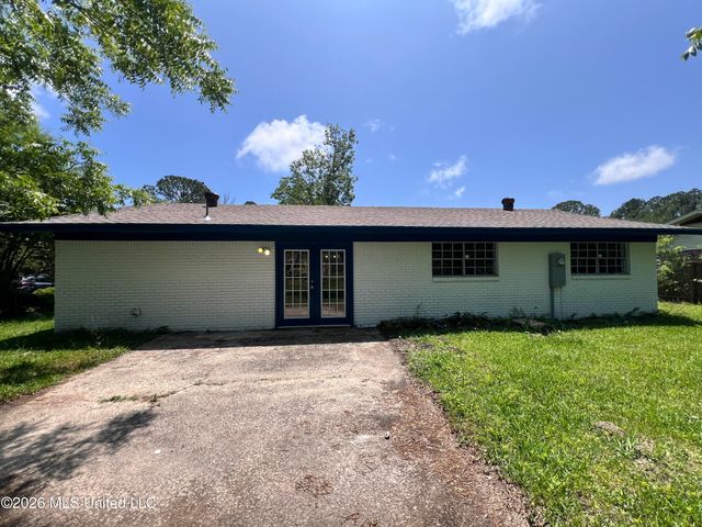 2405 Woolmarket Street, Gulfport, MS 39503