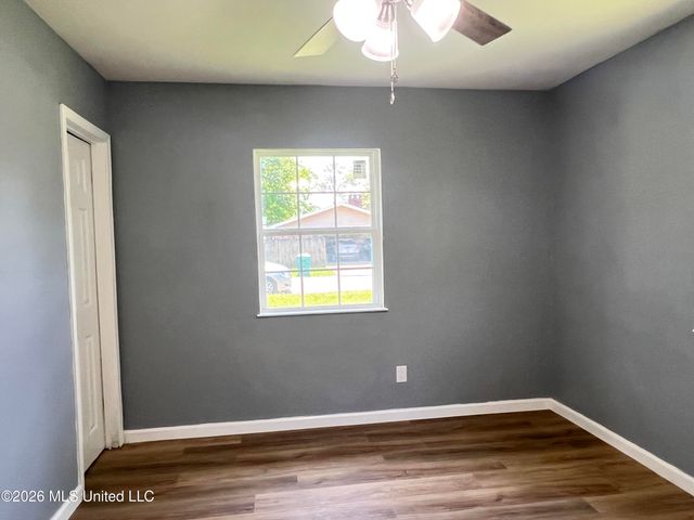 2405 Woolmarket Street, Gulfport, MS 39503