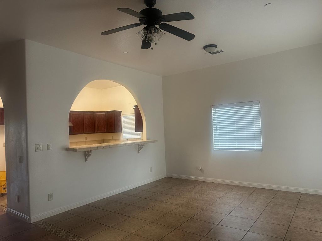 Image 11 of property listing at 4863 N Doon Way, Fresno, CA 93726