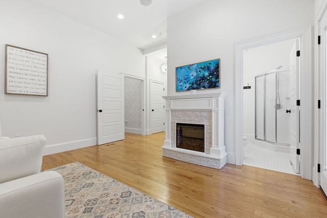 21 Wesley St, Boston, MA 02129