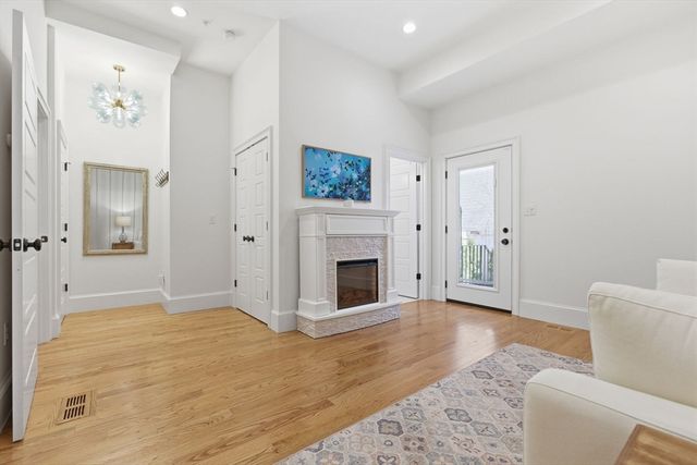 21 Wesley St, Boston, MA 02129