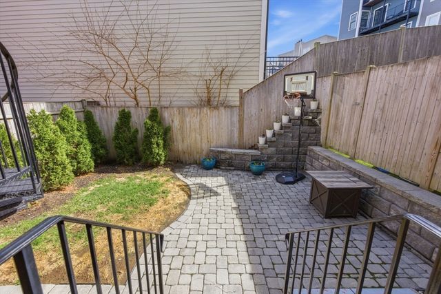 21 Wesley St, Boston, MA 02129