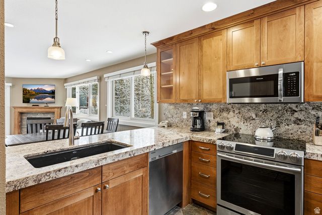 405 SILVER KING DR #110, Park City, UT 84060