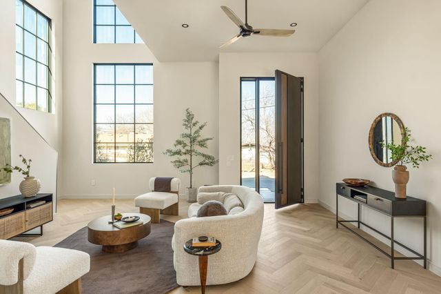 2015 Holland Ave, Austin, TX 78704