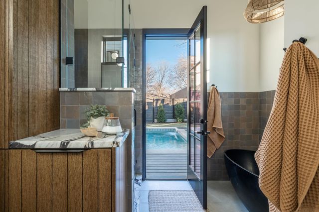 2015 Holland Ave, Austin, TX 78704