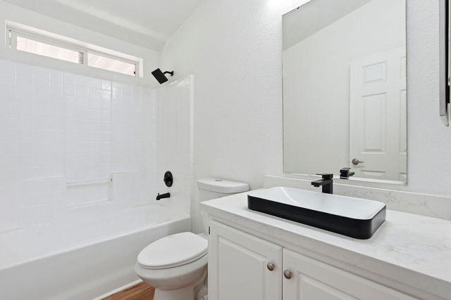 6 Bar D Drive, Palm Desert, CA 92260