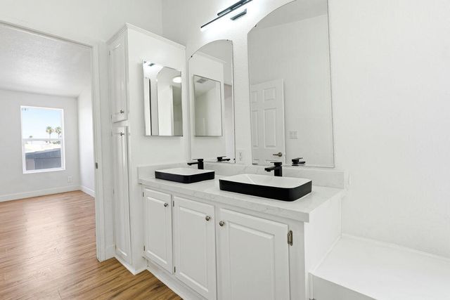 6 Bar D Drive, Palm Desert, CA 92260