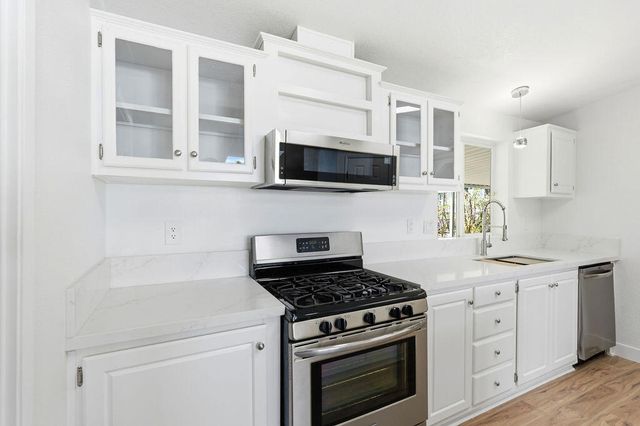 6 Bar D Drive, Palm Desert, CA 92260