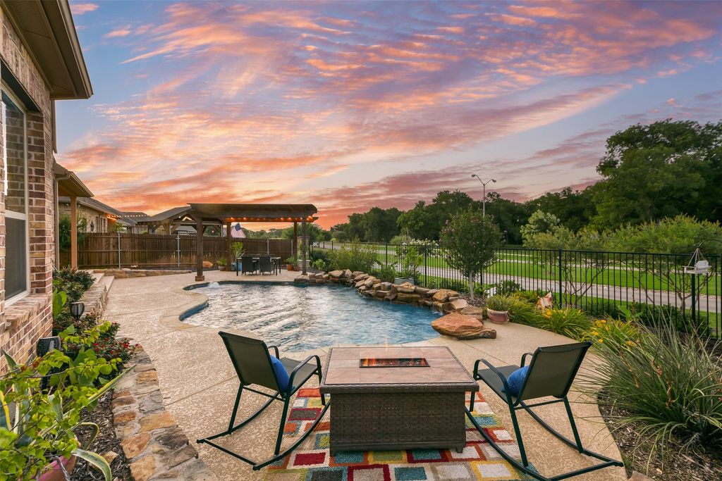 406 Oakcrest Drive, Justin, TX 76247