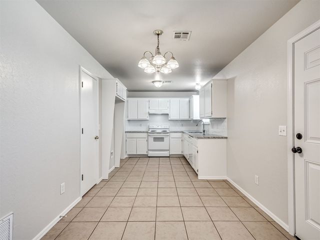 949 N Windermere Drive, Moore, OK 73160
