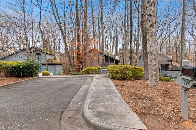 224 Forest Brook Drive, Winston-salem, NC 27106