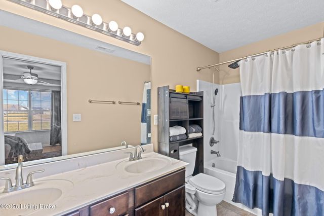 508 Gentry Crossings Blvd, Mt Washington, KY 40047