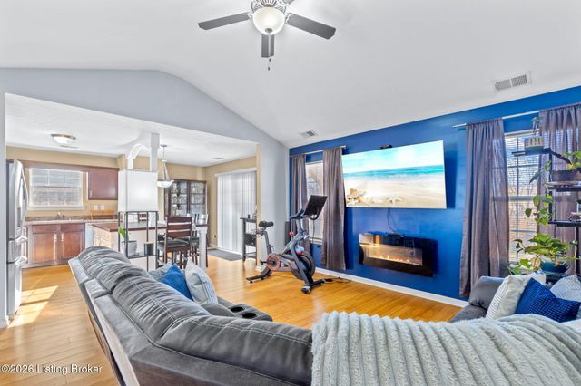 508 Gentry Crossings Blvd, Mt Washington, KY 40047