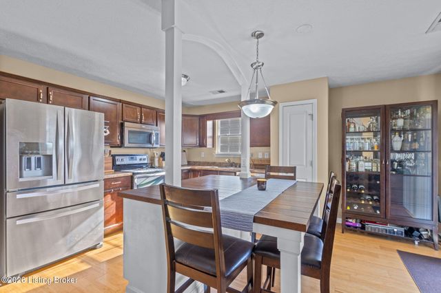 508 Gentry Crossings Blvd, Mt Washington, KY 40047