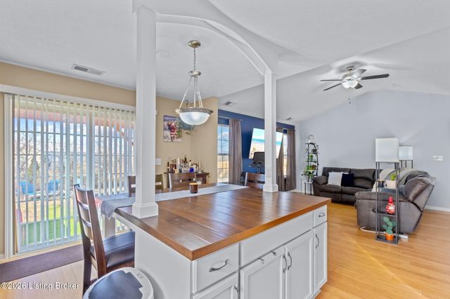 508 Gentry Crossings Blvd, Mt Washington, KY 40047