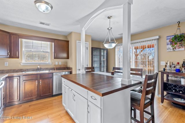 508 Gentry Crossings Blvd, Mt Washington, KY 40047