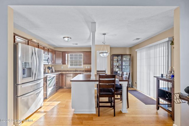 508 Gentry Crossings Blvd, Mt Washington, KY 40047