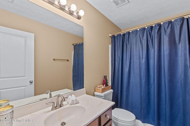 508 Gentry Crossings Blvd, Mt Washington, KY 40047