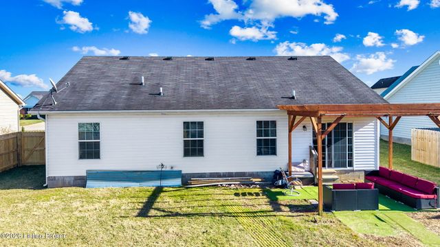 508 Gentry Crossings Blvd, Mt Washington, KY 40047