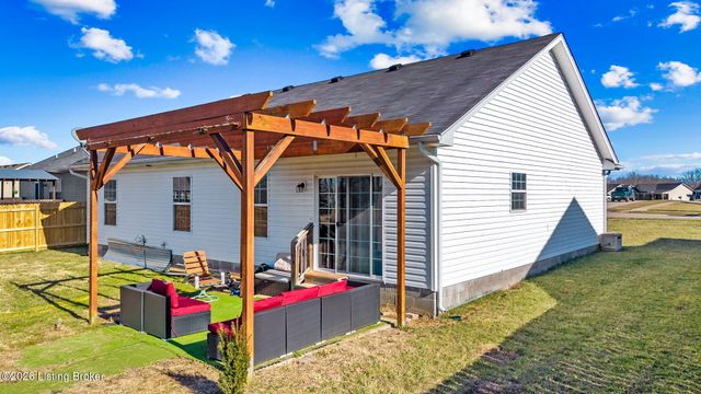 508 Gentry Crossings Blvd, Mt Washington, KY 40047