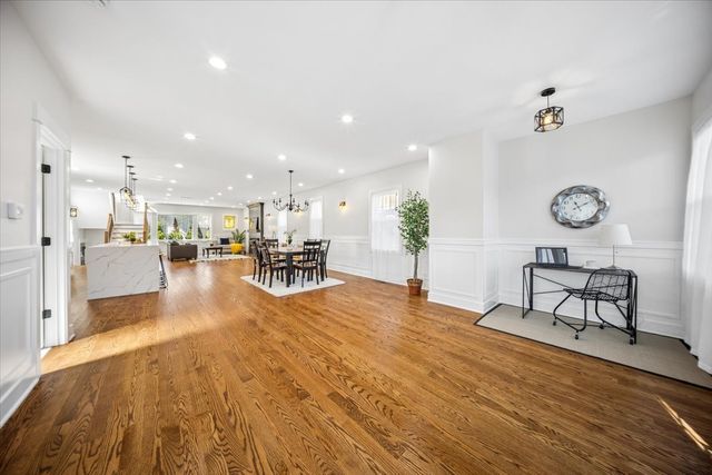7048 26th Parkway, Berwyn, IL 60402