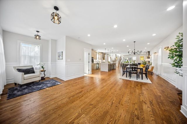 7048 26th Parkway, Berwyn, IL 60402