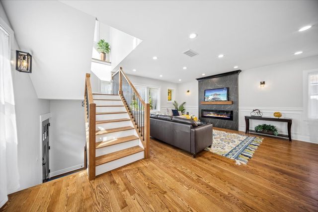 7048 26th Parkway, Berwyn, IL 60402