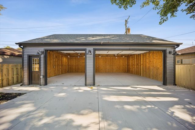 7048 26th Parkway, Berwyn, IL 60402