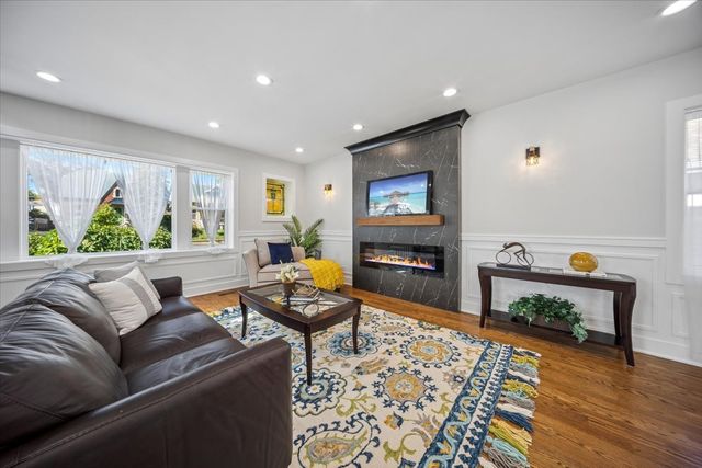 7048 26th Parkway, Berwyn, IL 60402