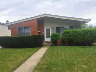 8441 W Madison Drive, Niles, IL 60714