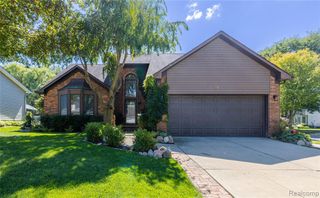 48 Rosemary Street, Lapeer, MI 48446