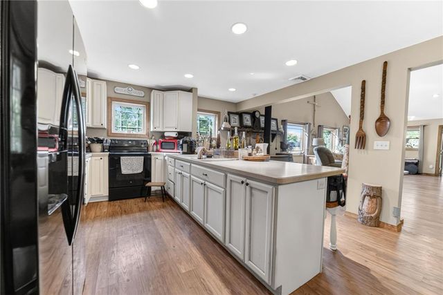 2952 Hutchinson River, Other Nj Counties, NJ 08865