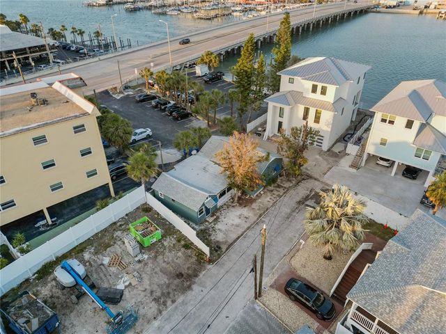 150 95TH AVENUE, Treasure Island, FL 33706