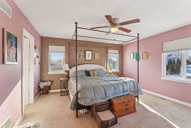 617 Lake Breeze Court, Lake Villa, IL 60046