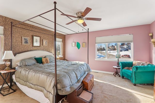 617 Lake Breeze Court, Lake Villa, IL 60046